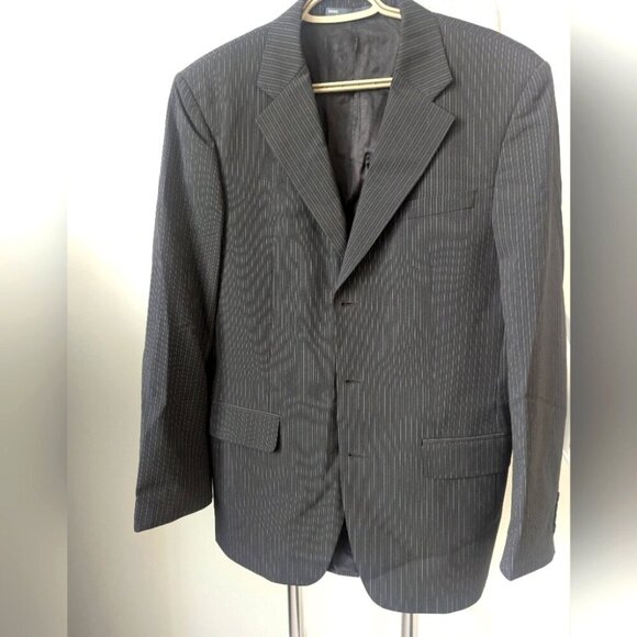 Men's Mexx Black & White Pinstripe 2 Piece Suit 38R- Like New - Picture 1 of 11